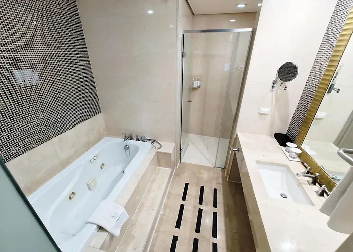 W Centum 3*