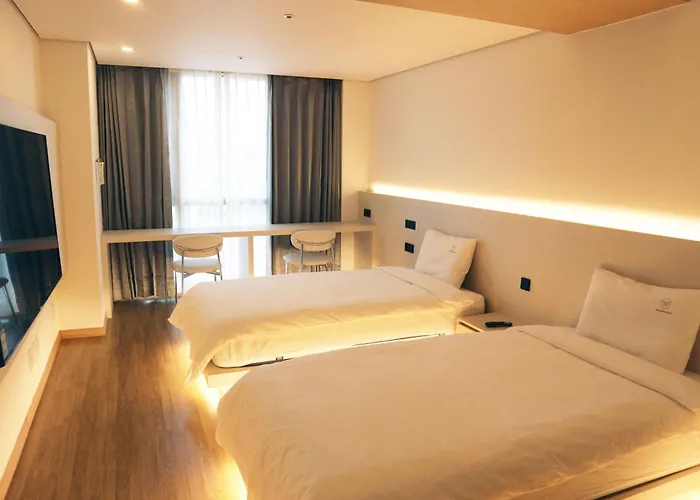 W Centum 3*